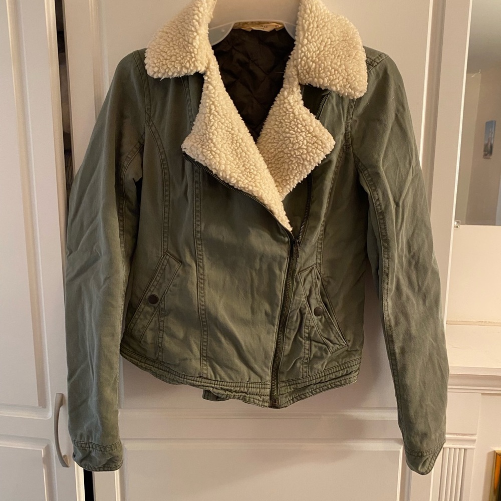 Hollister XS Sage Green Sherpa Jacket